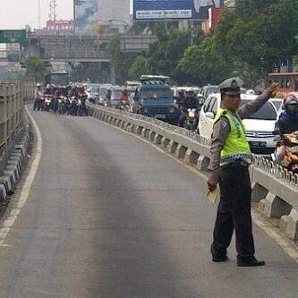 Ternyata ini biang Kemacetan Gan :ngakak