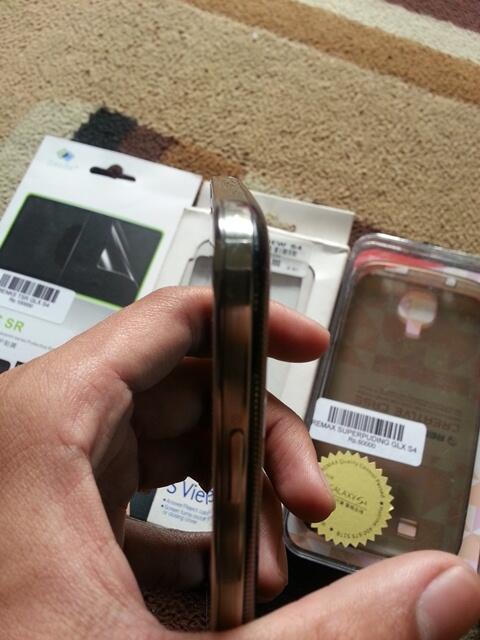 Samsung galaxy S4/i9500 White Garansi 1 bulan lagi BDG