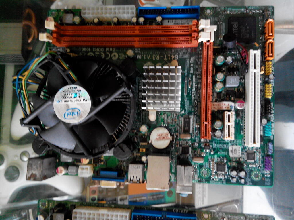 ECS G41+DC3.0Ghz ECS 880+X2 245 OCZ REAPER SERIES