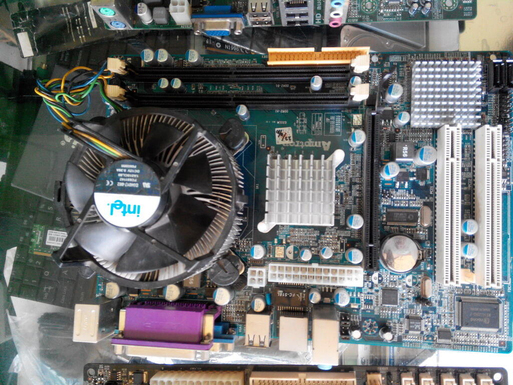 ECS G41+DC3.0Ghz ECS 880+X2 245 OCZ REAPER SERIES