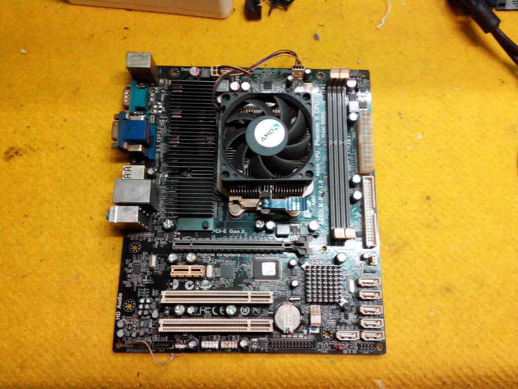 ECS G41+DC3.0Ghz ECS 880+X2 245 OCZ REAPER SERIES