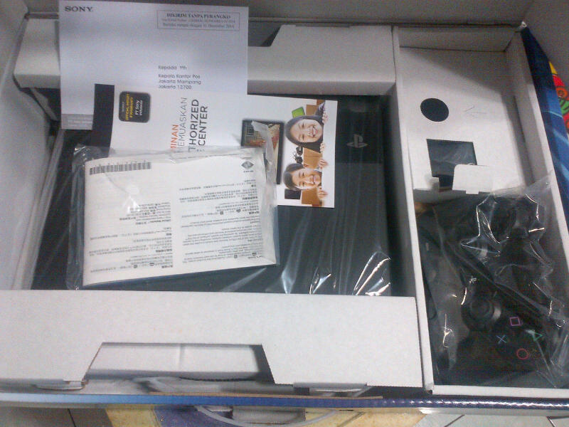 JUAL PS4 500GB PAKET MANTAB 2 STICK 1 BD FIFA 2014