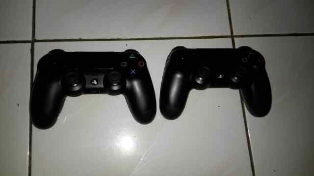 JUAL PS4 500GB PAKET MANTAB 2 STICK 1 BD FIFA 2014