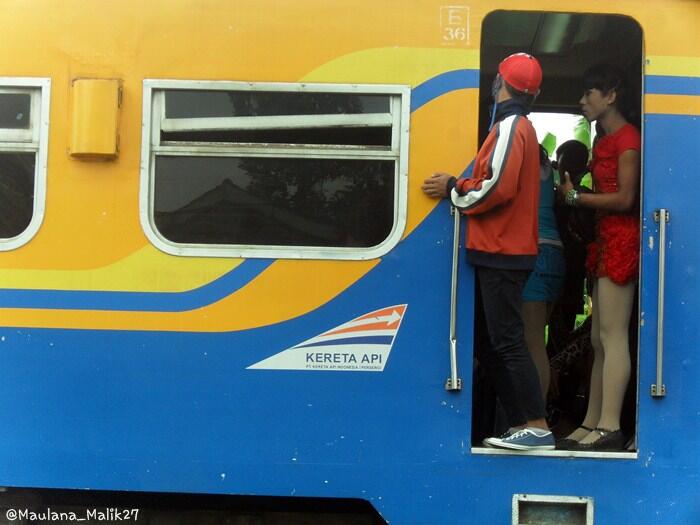 Bahaya Naik Kereta Api