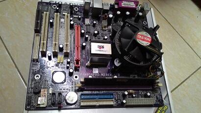 Mainboard ECS LGA 775 + PROCIE 2.8 GHZ + DDR2