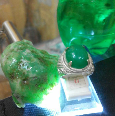 rough giok aceh kristal, rough green buton kristal murah gaan