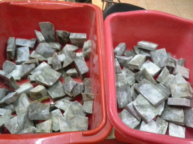 rough giok aceh kristal, rough green buton kristal murah gaan