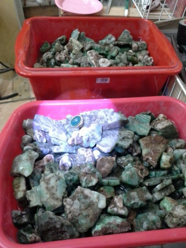 rough giok aceh kristal, rough green buton kristal murah gaan