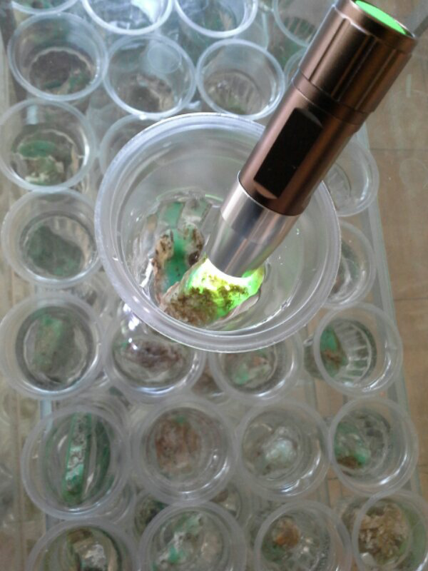 rough giok aceh kristal, rough green buton kristal murah gaan