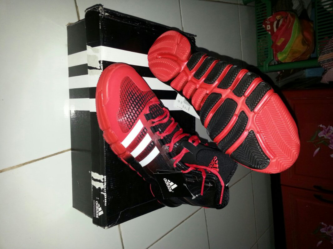 Кроссовки adidas Crazyquick