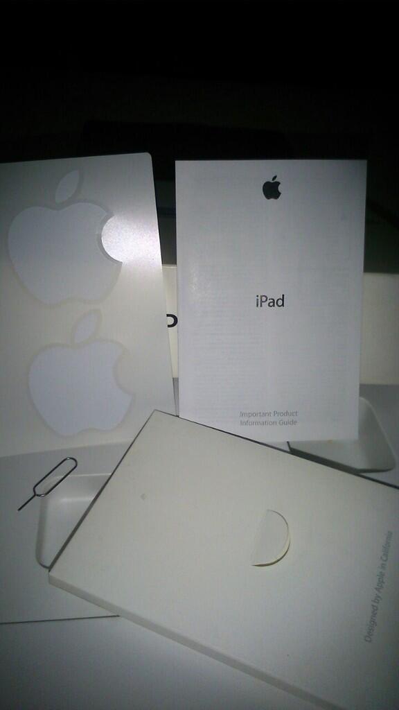 Ipad 3 64gb Cellular 3g / 4g + Wifi Black Lengkap Mulus Ada Bonusnya