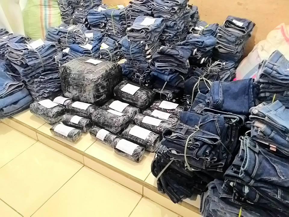 Polo+Hoodie American Eagle,Jegging Freddy,Celana Panjang GAP,Kaos Under Armour Ori