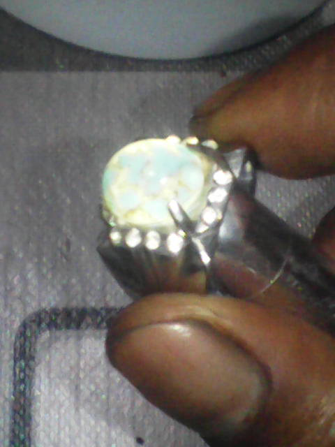 Cincin Pirus kristal, urat emas, tembus.