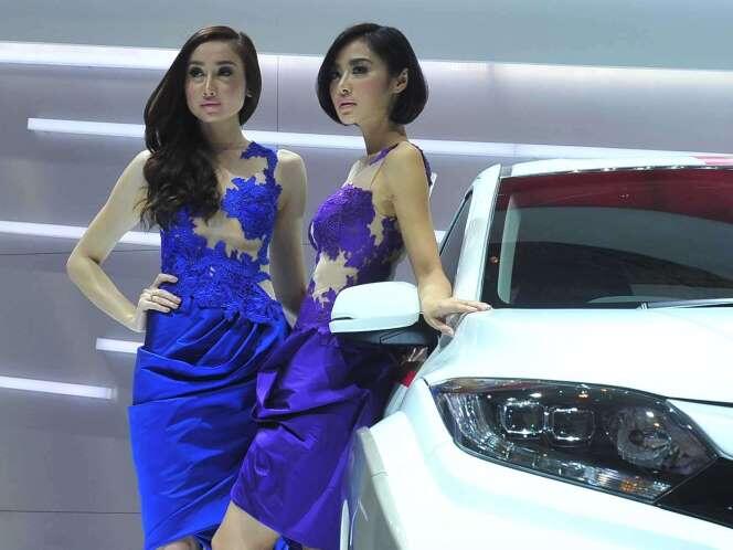 Kumpulan SPG-SPG di IIMS 2014