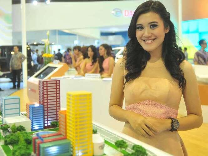 Kumpulan SPG-SPG di IIMS 2014