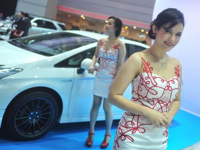 Kumpulan SPG-SPG di IIMS 2014