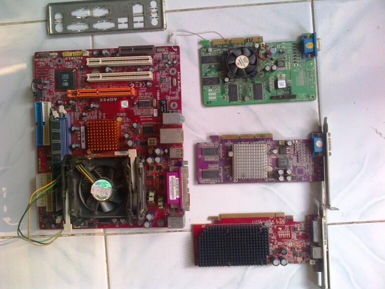 MOBO ECS P4 + PROCIE + FAN ORI + DDR 26MB + 3 VGA AGP