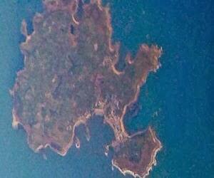 5 Pulau - Pulau Yang Berbentuk Unik