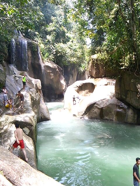 Indahnya Air Terjun Nyarai di Lubuk Alung Pariaman
