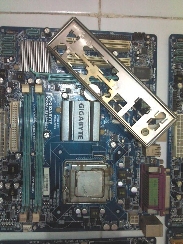 paketan intel core2duo e7500+gigabyte G31 (6biji)