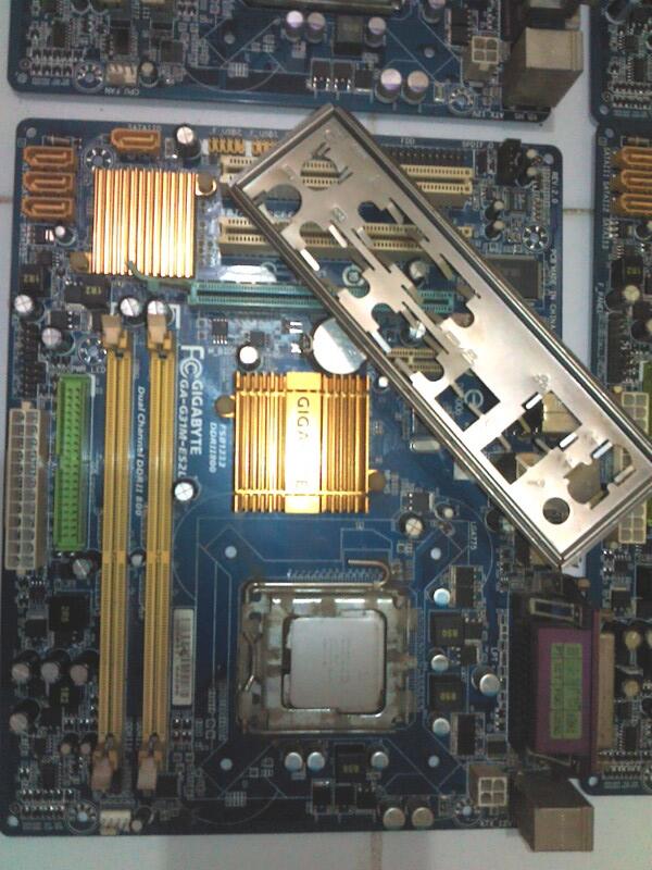 paketan intel core2duo e7500+gigabyte G31 (6biji)