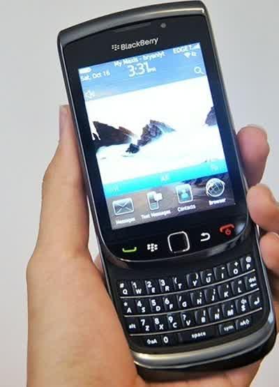 TRANSFORMASI BLACKBERRY DARI MASA-MASA YANG &quot;SETIA&quot;PAKAI QWERTY