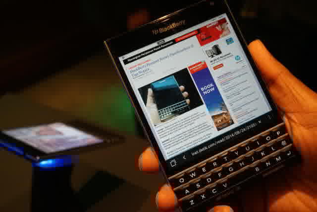 TRANSFORMASI BLACKBERRY DARI MASA-MASA YANG &quot;SETIA&quot;PAKAI QWERTY