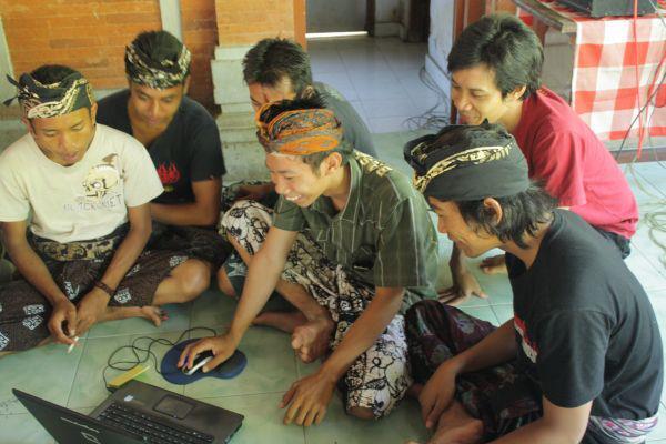 Yang suka internetan harus liat ini, 10 Fakta tentang internet di indonesia 