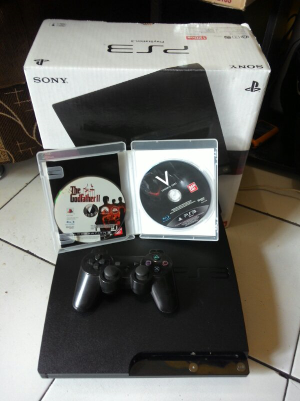 ps3 slim 120gb + 2 BD games