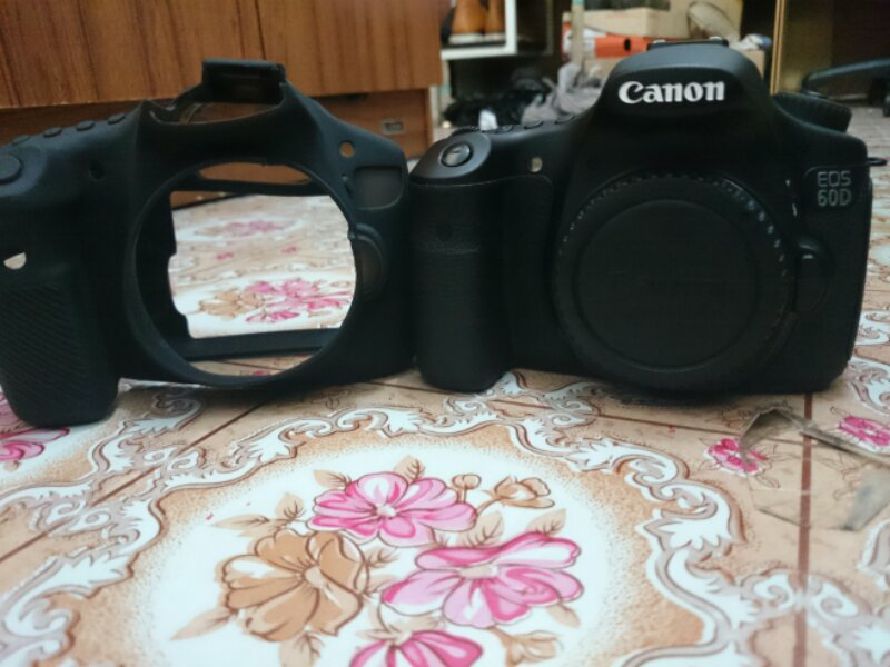 Jual Santai.. Canon eos 60d fullset mulllusss garansi panjanggg, bonus banyaakk