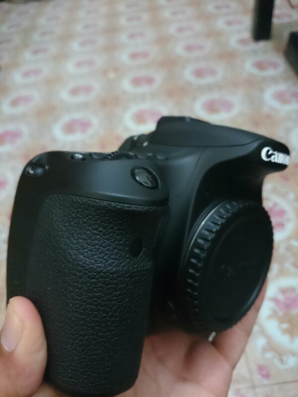 Jual Santai.. Canon eos 60d fullset mulllusss garansi panjanggg, bonus banyaakk
