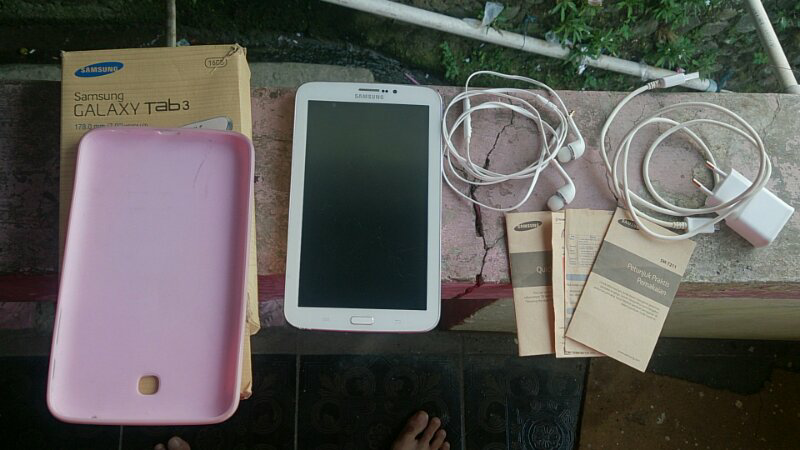 JUAL Samsung Tab 3 7.0 3G+WiFi SM-T211 fullset mulus murah COD IPB Dramaga - Bogor