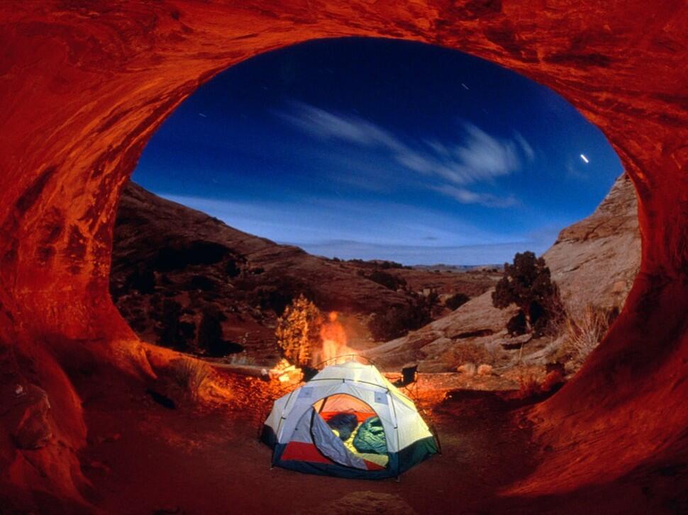 INI GAN TEMPAT YANG KEREN UNTUK MENDIRIKAN TENDA ALIAS BERKEMAH