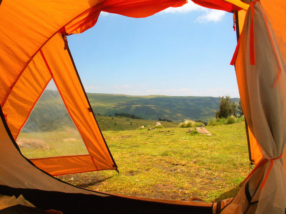 INI GAN TEMPAT YANG KEREN UNTUK MENDIRIKAN TENDA ALIAS BERKEMAH