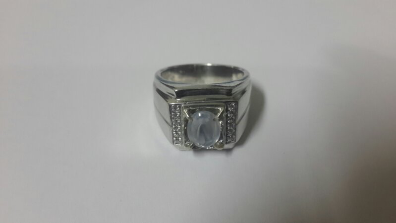 light blue safir natural