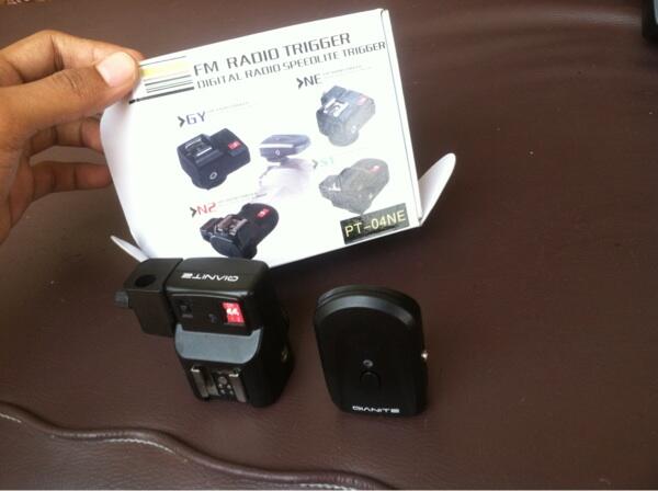 WTS flash yongnuo, fm radio trigger, casan battre+batre eneloop