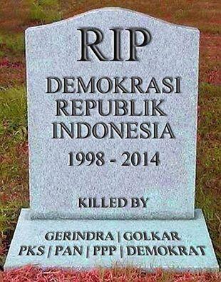 Telah Hadir Batu Nisan RIP Demokrasi, Lahir 1998, Wafat 2014...