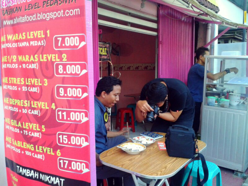ngaku suka pedas!! mampir mie sableng rasakan level pedas nya