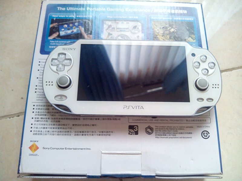 WTS PS Vita White murah