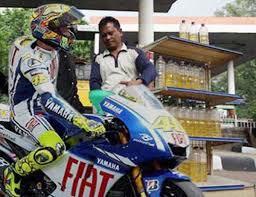 Hal yang sering dilakukan saat belajar naik motor