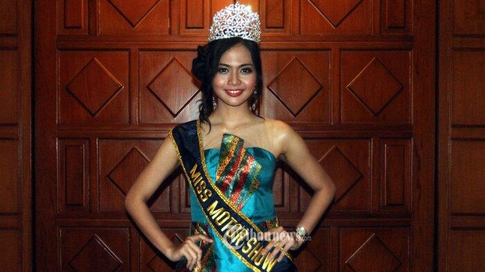Kumpulan SPG-SPG di IIMS 2014