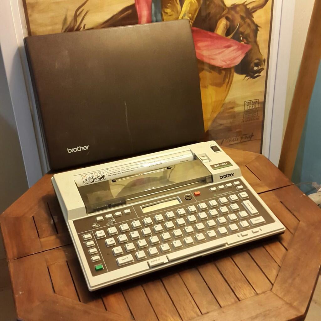 Mesin Tik Brother Electrik Portable Vintage