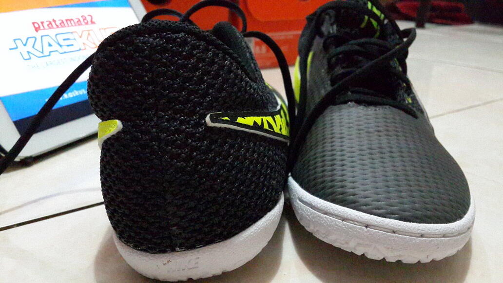 >>> SEPATU FUTSAL NIKE ELASTICO PRO III IC | 100% ORIGINAL & NEW | MURAH <<<