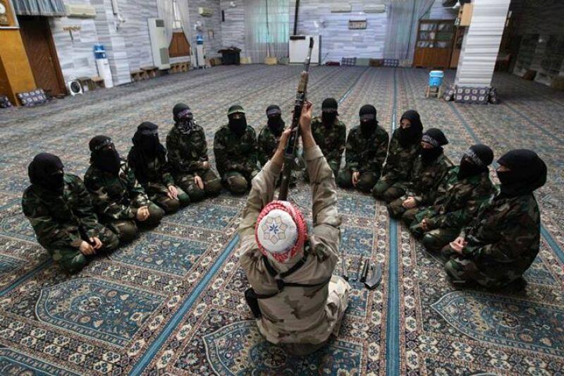 Foto Latihan Militer Mujahidah Dari Batalyon Ahbab al Mustafa
