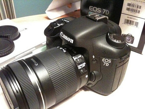 Rental Sewa Canon 7D + Lensa Canon 18-135mm + Memory Card + Tas