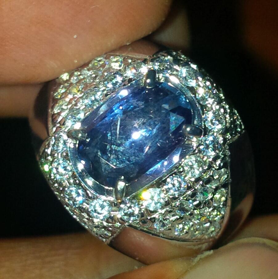Safir with Ceylon top