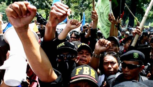 &#91;Ahok Effect&#93; Sambangi DPRD, FBR Ancam Akan Demo Tiap Dua Hari Sekali