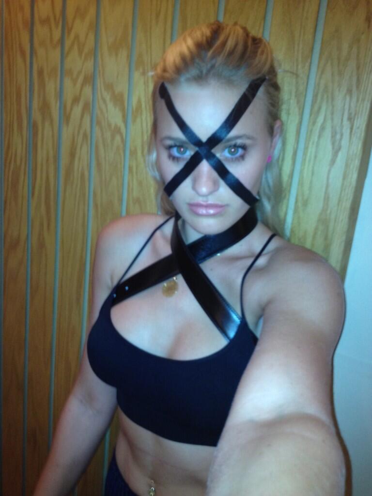 Cantik dan Seksinya Alyson Michalka &quot;Sisters&quot;