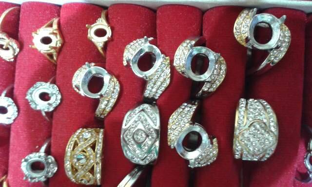 ikat cincin titanium dan alloy