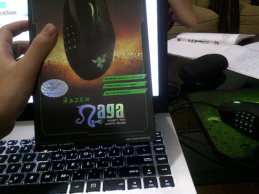 &#91;review&#93;Mouse Razer NAGA 2014 MMO/RTS 